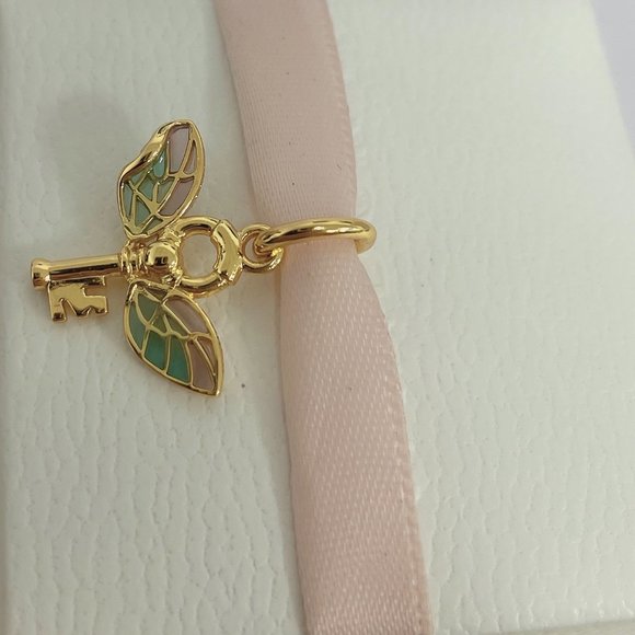 Pandora Harry Potter Winged Key Pendant/Charm - Picture 5 of 5